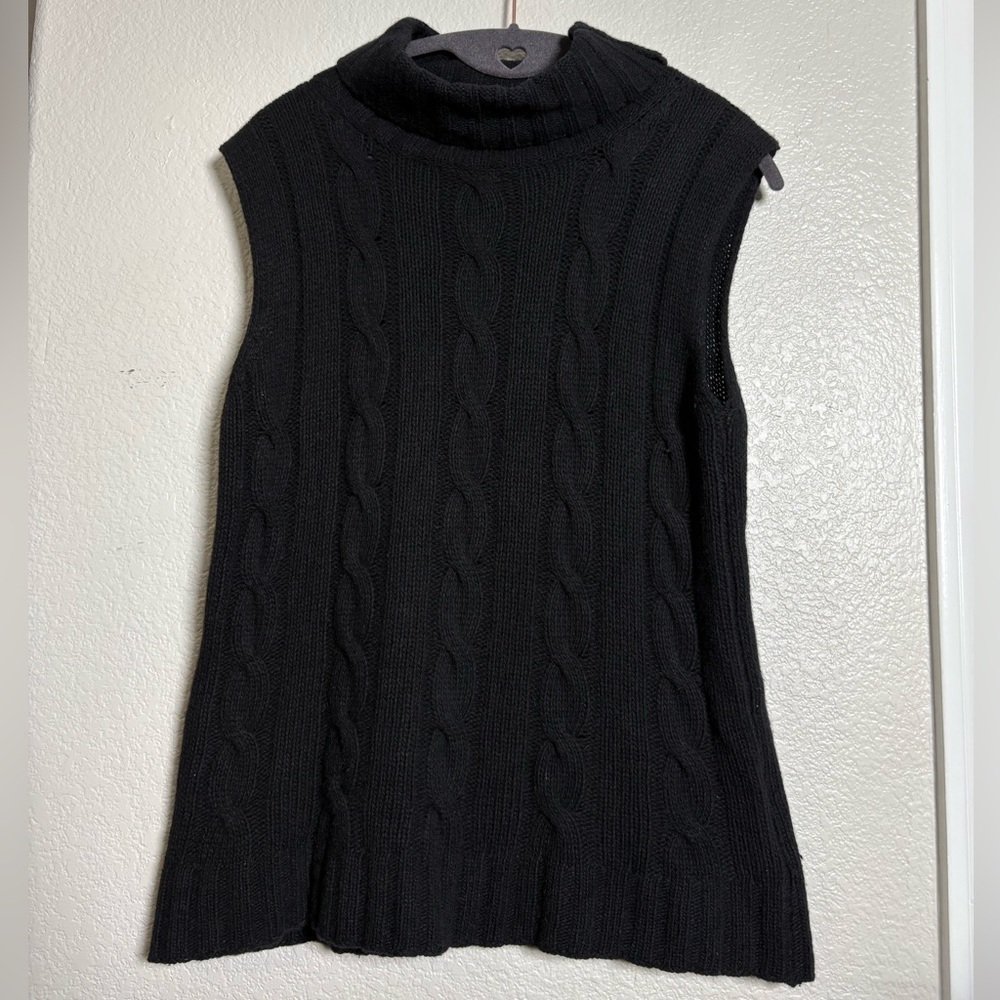MaxMara Black Cable Knit‎ Turtleneck Sleeveless Sweater. Virgin Wool Blend. M